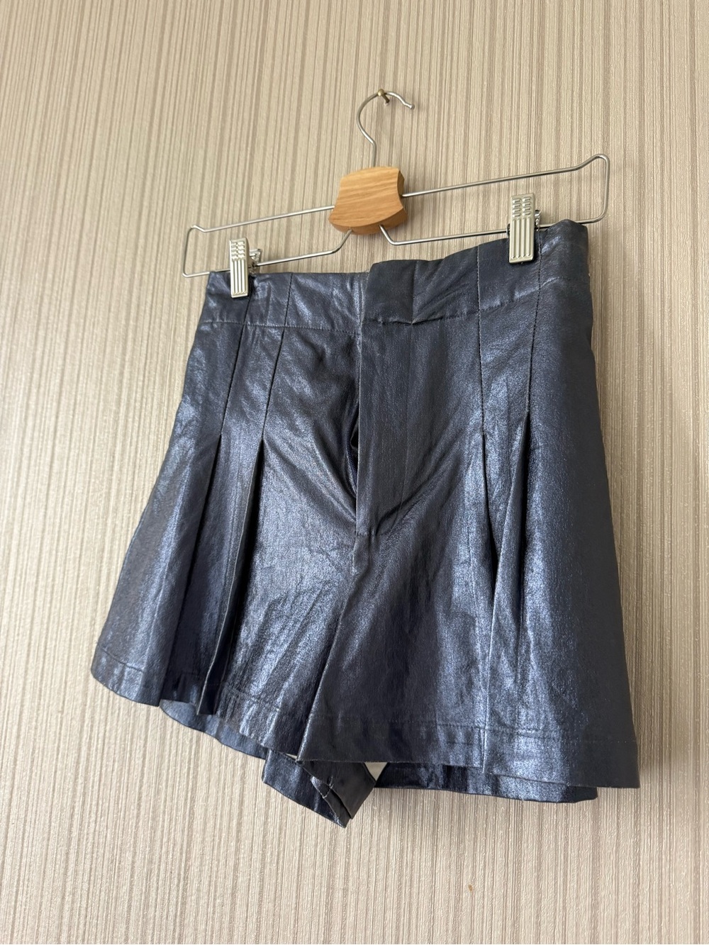 House of Harlow 1960 blue black Faux Leather Pleated Short
